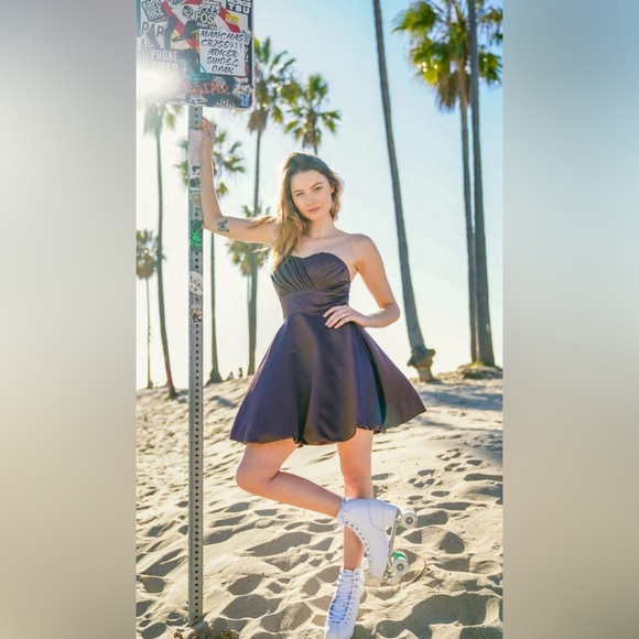 Narianna Strapless Pleated Sweetheart Neckline A-Line Short Dress. New With Tags - Picture 2 of 10